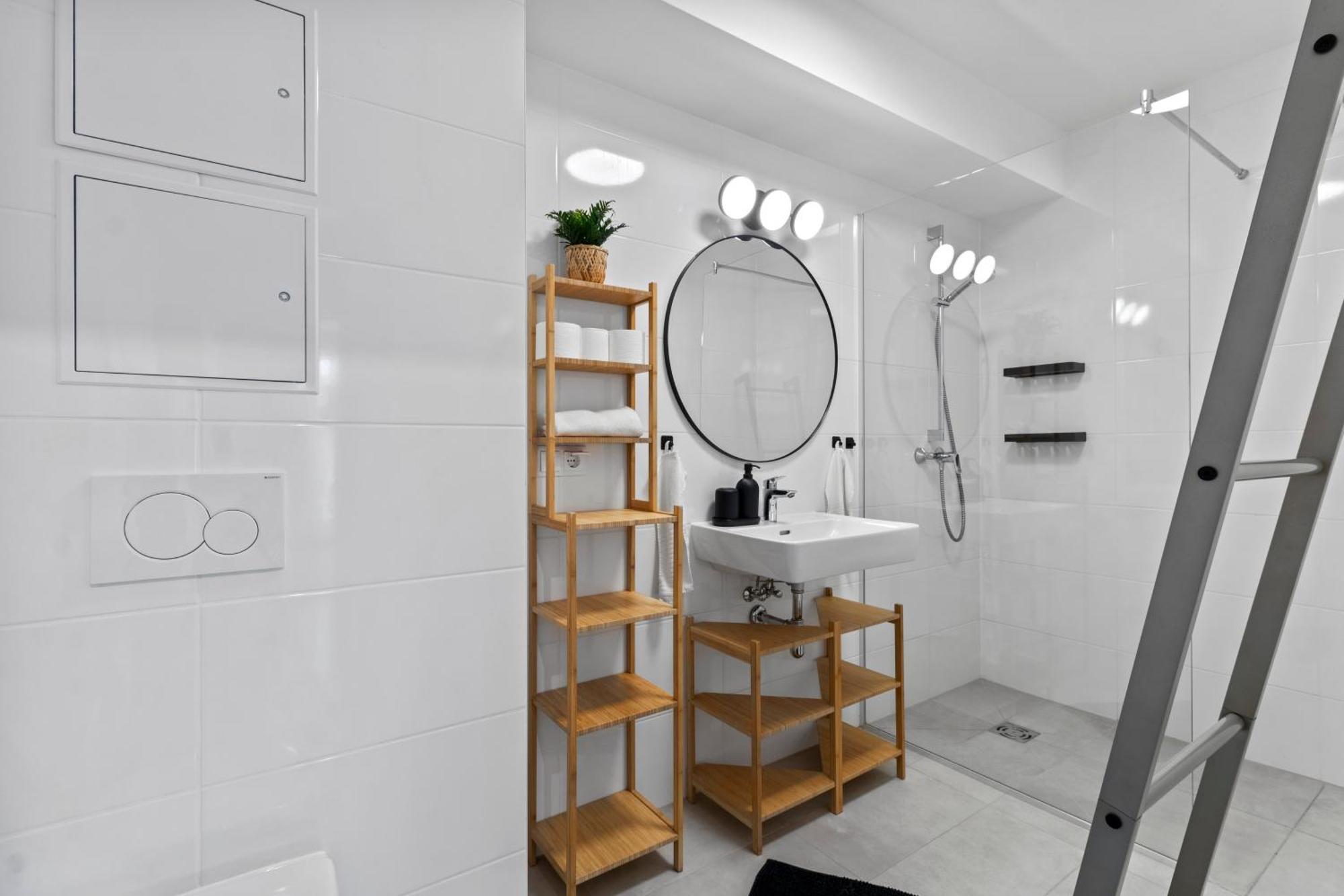1 Min To Public Transport - 3 Min To Supermarket And Pharmacy - On-Site Parking For 19,90 Eur Wenen Buitenkant foto