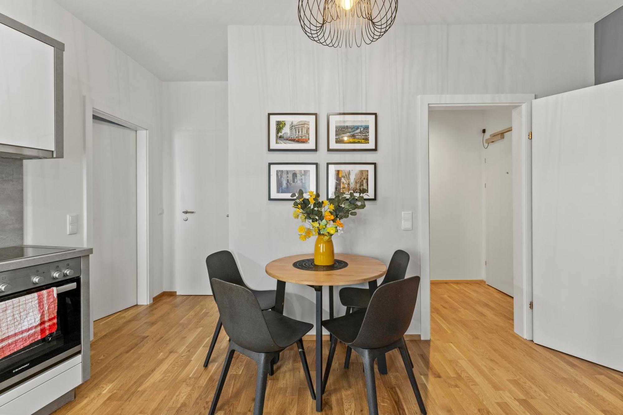 1 Min To Public Transport - 3 Min To Supermarket And Pharmacy - On-Site Parking For 19,90 Eur Wenen Buitenkant foto